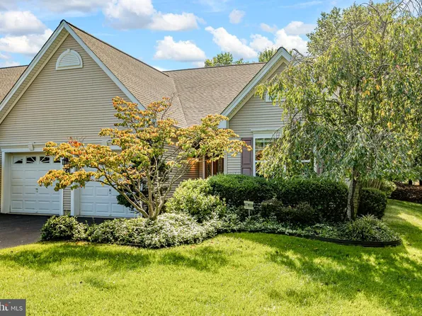 21 Barbados Ct, Hamilton, NJ 08691