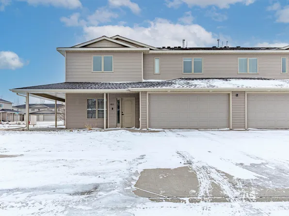 835 Mayflower Dr, Bismarck, ND 58504