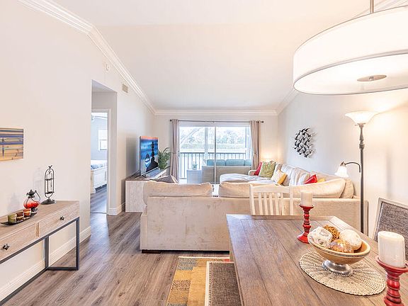4th image of 15301 Pembridge Avenue #70