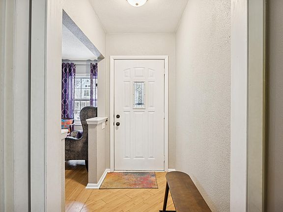 4th image of 706 13th Ave S