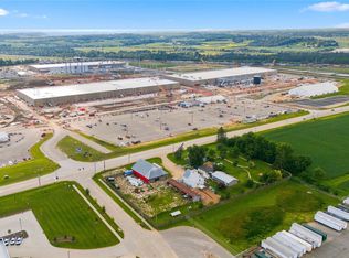 6271 Edgewood Rd SW, Cedar Rapids, IA 52404