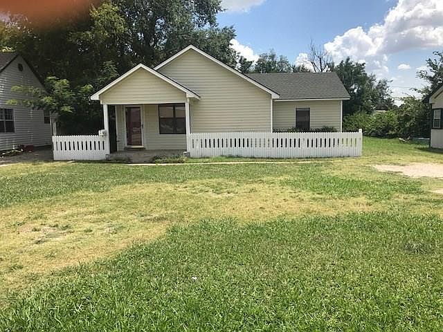 1st image of 524 NW 1st St