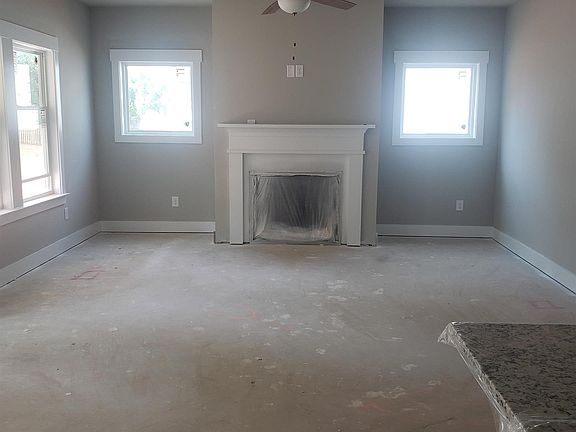 4th image of 315 Loxley Drive Site #54