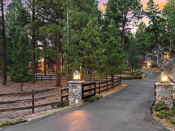 4th image of 590 Grey Squirrel Way