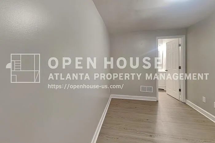 1907 Ascot Ter NW — Photo 14