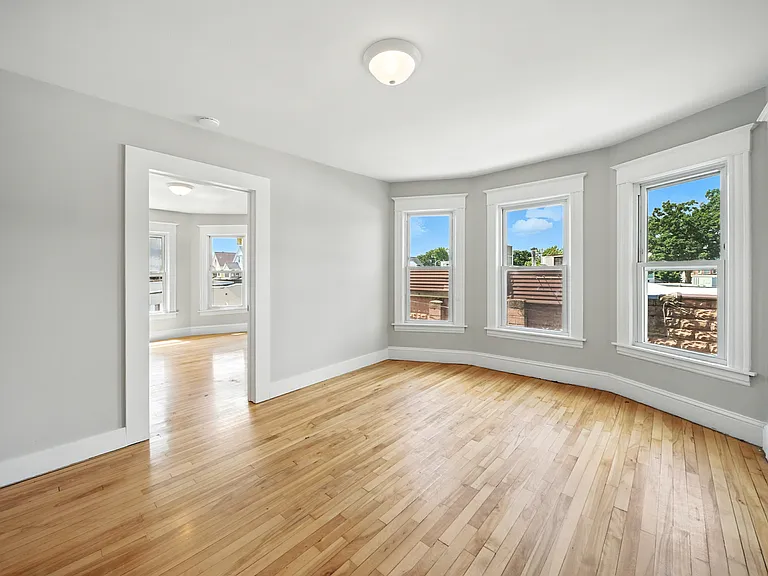 12-14 Kendall St #2 — Photo 7