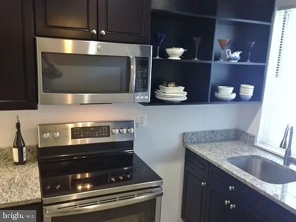5th image of 1574 33rd St NW