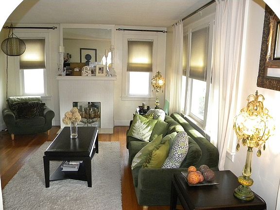 3rd image of 1013 Lakeview Dr