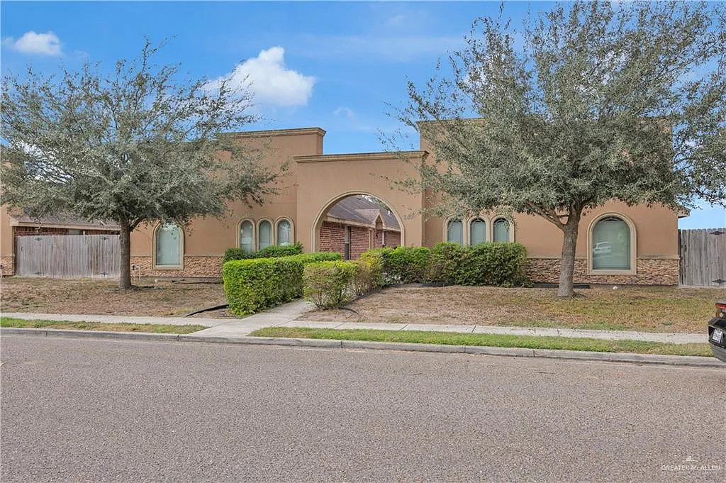 2 bed, 2.0 bath, 1280 sqft, $925 — Photo 2