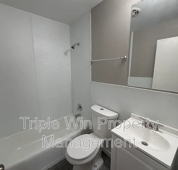 7250 Howdershell Rd — Photo 16