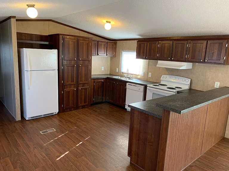 452 Maplewood Dr #509 — Photo 3