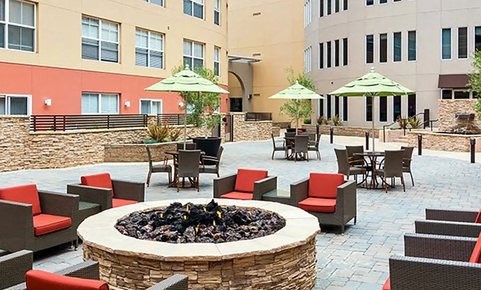 Rafael Town Center Apartments — Photo 4