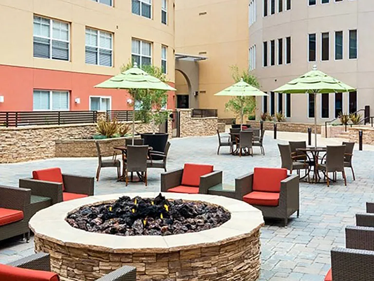 Rafael Town Center Apartments — Photo 4