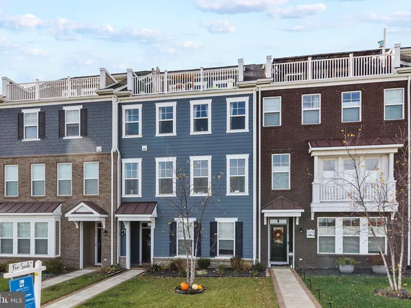 1672 Sandpiper Bay Loop, Dumfries, VA 22026