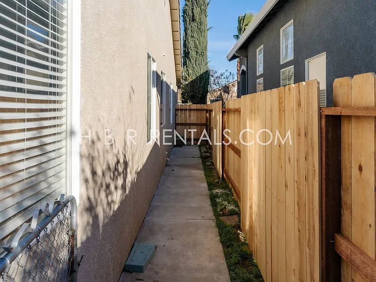 13425 Forestwood Way — Photo 28