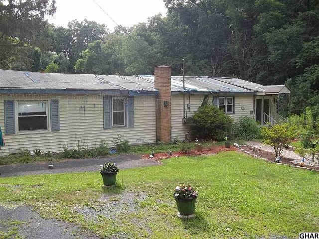 2nd image of 1631 Mountain Rd