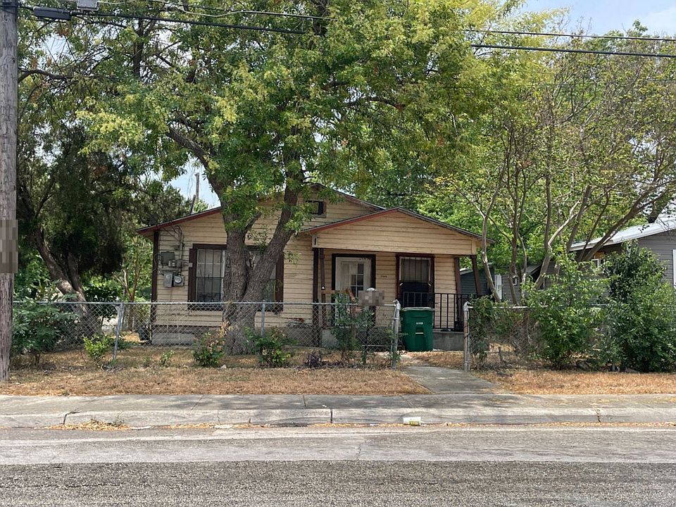 1st image of 3202 El Paso St