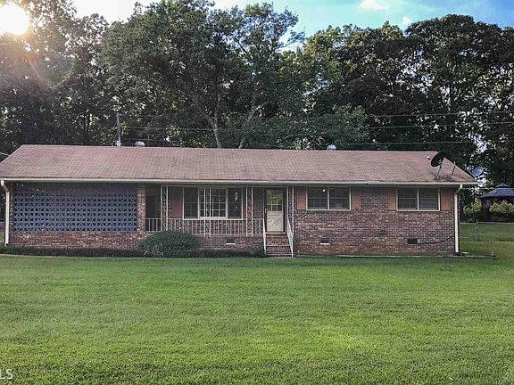 2nd image of 115 W Lake Dr
