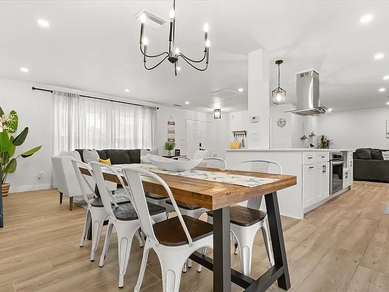 13923 Brewster Dr — Photo 16