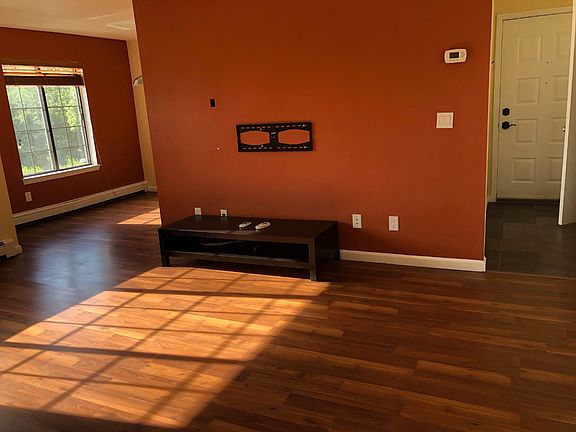 4th image of 110 Foxwood Cir Floor 2