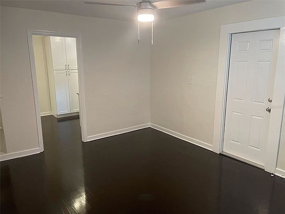 4th image of 820 23rd Ave N