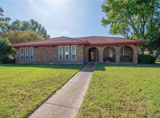 1010 Florence Dr, Duncanville, TX 75116