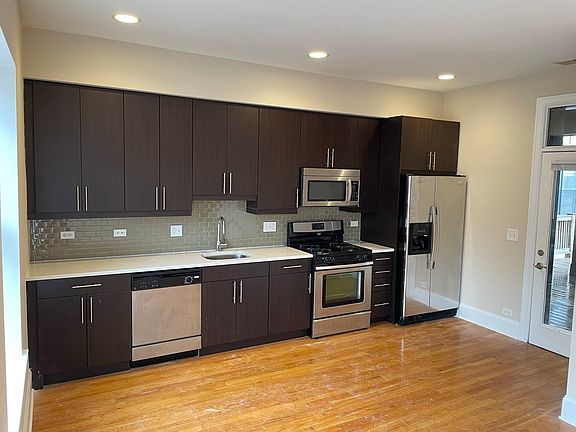 3rd image of 1137 W Leland Ave #102