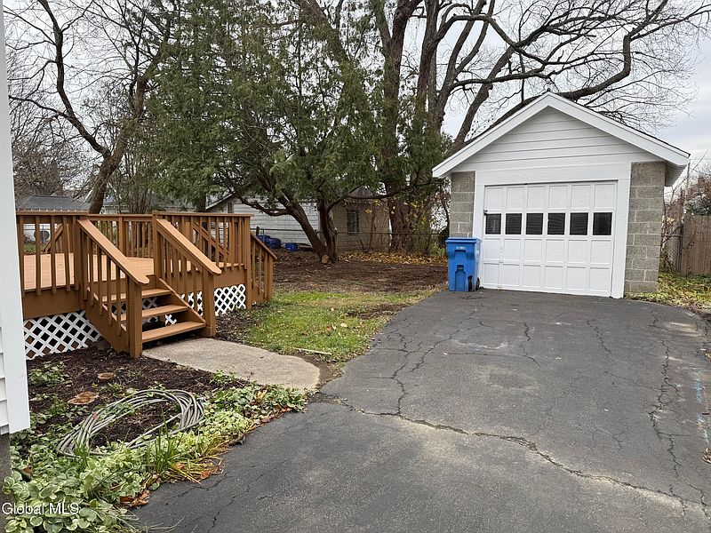 4th image of 23 Rose Court