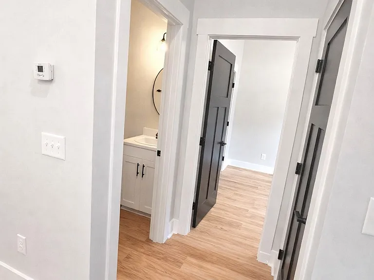 109 Aurora Dr #B — Photo 8