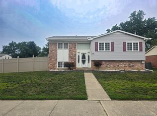 22792 Armstrong Ave, Brownstown, MI 48193