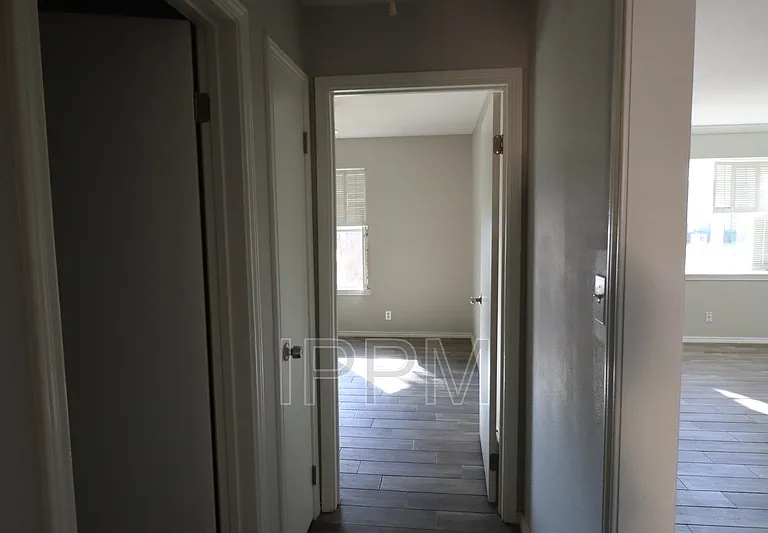 1716 Palm Valley Dr W — Photo 4
