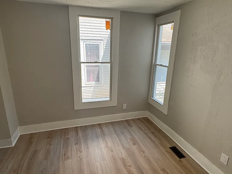218 E Euclid Ave — Photo 9