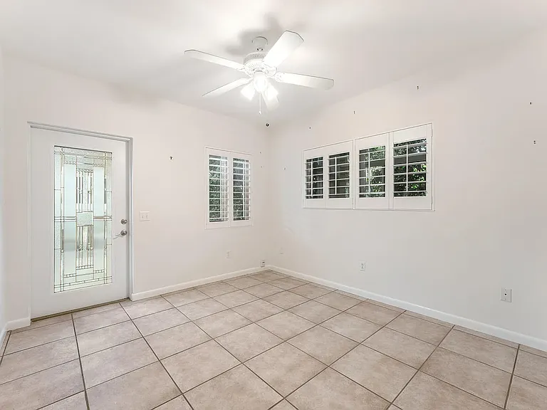 247 Bay Dr — Photo 13