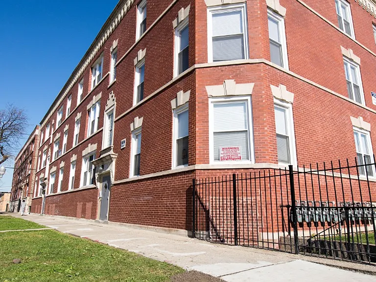 3454 W Lexington — Photo 11