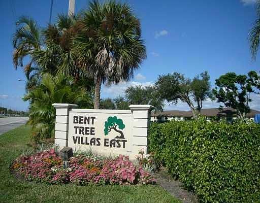 2nd image of 4470 Apple Tree Cir