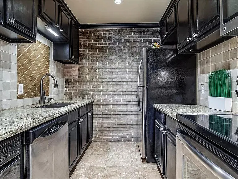 4039 Cole Ave #102 — Photo 12