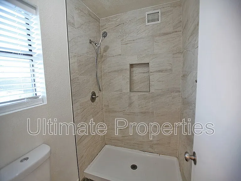 18205 N 87th Dr — Photo 15