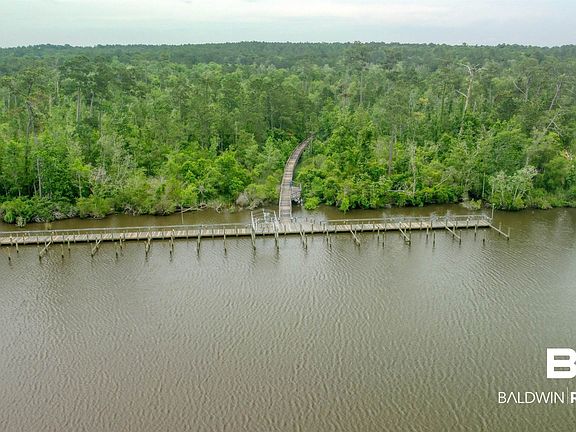3rd image of Pandion Dr