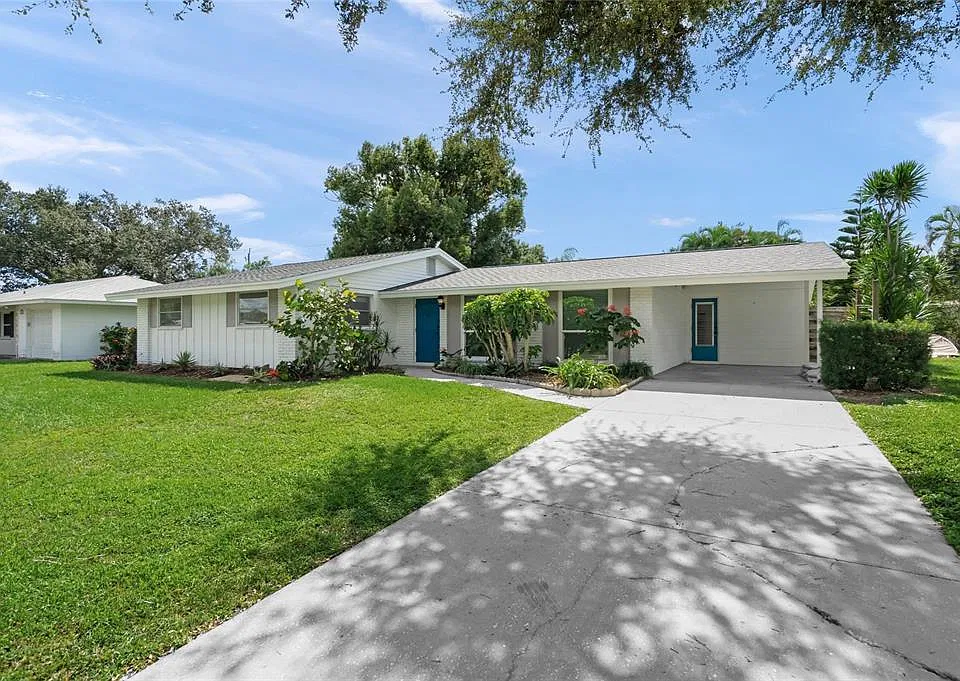 3185 Regatta Cir