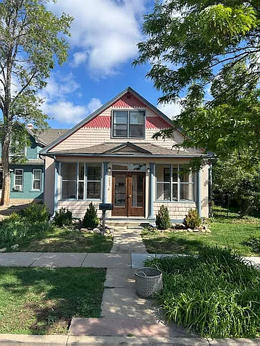 2033 Pine St Photo 1