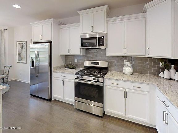 3rd image of 5050 Stonecrest Dr