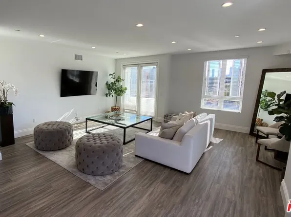 8700 Chalmers Dr #Penthouse 401, Los Angeles, CA 90035
