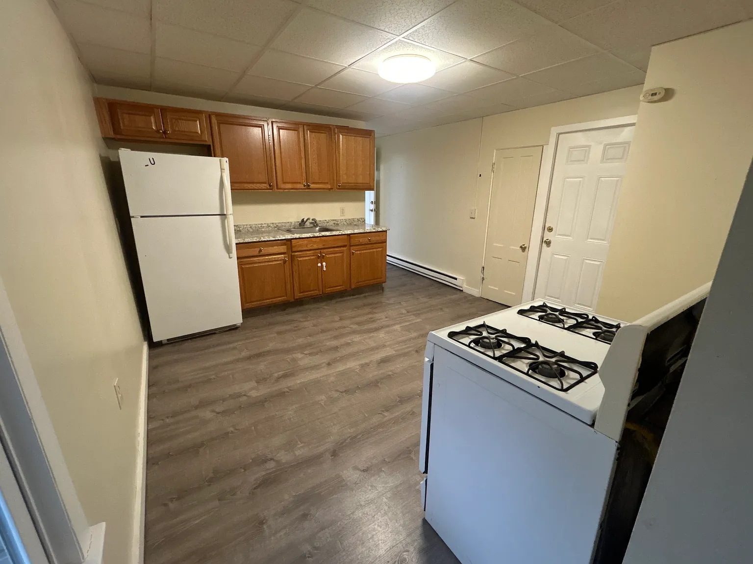 1 bed, 900 sqft, $1,200 — Photo 2
