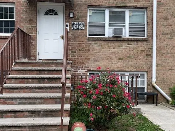 247 College Dr Unit 247, Edison, NJ 08817