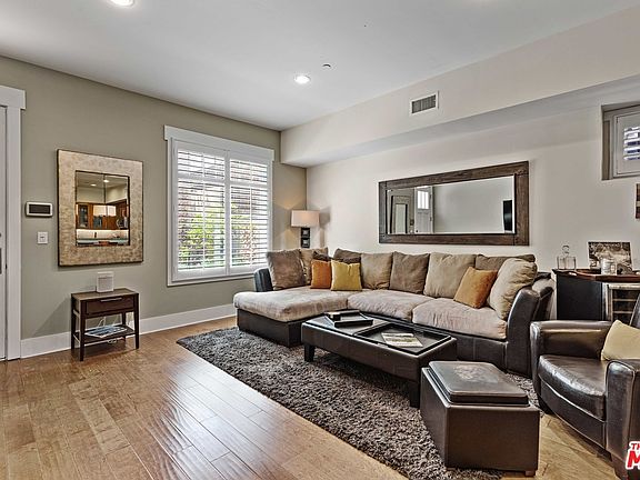 5th image of 2020 N Holly Dr #9