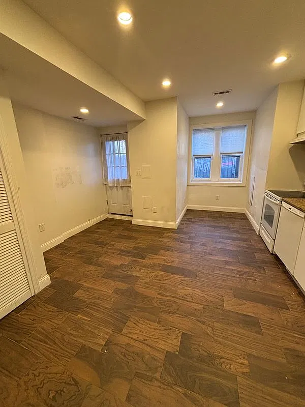 1 bed, 1.0 bath, 750 sqft, $1,800 — Photo 2