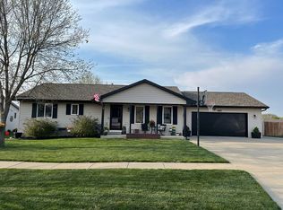 487 16th St SW, Le Mars, IA 51031