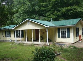 1494 Lick Creek Rd, Linden, TN 37096