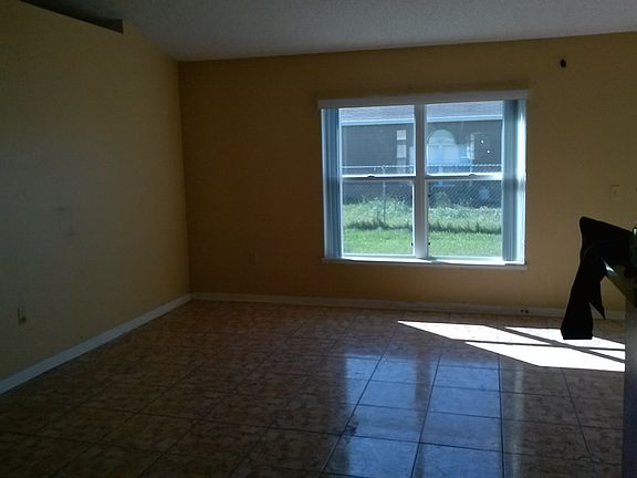 5th image of 856 Nelson Dr