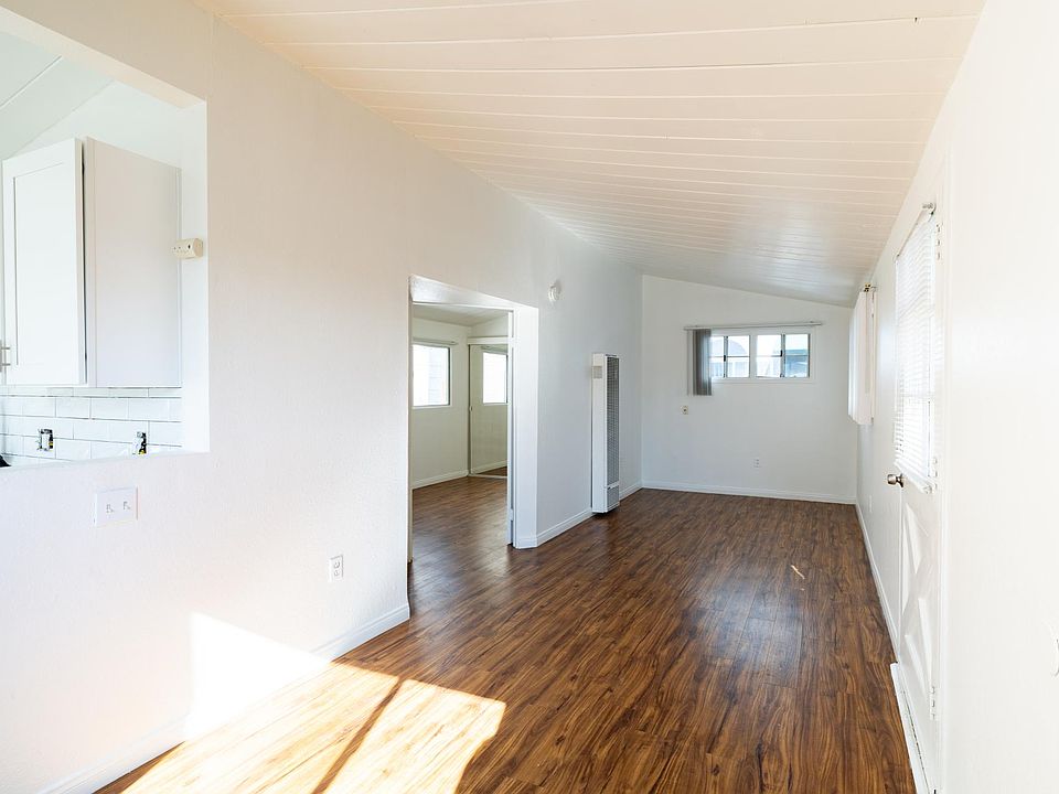 1st image of 2021 1/2 Garnet Ave